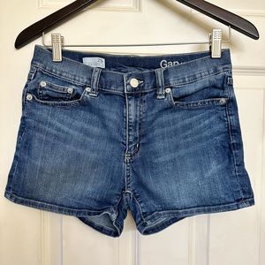 Gap 1969 Jean shorts size 25r ( fits like a 3-5 US)
